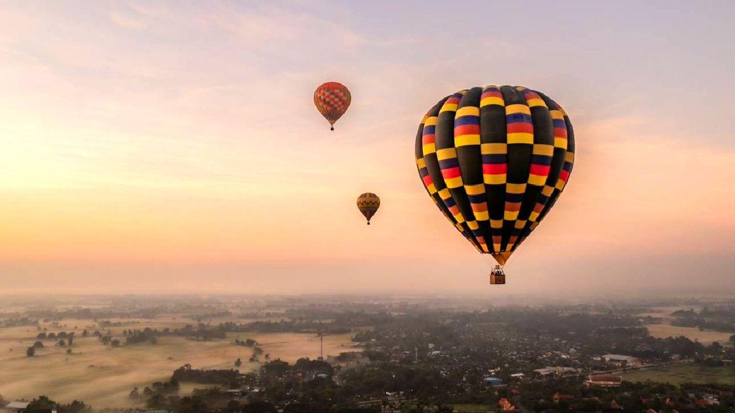 Exploring Chiang Mai. A local culture, best street foods and authentic experience riding a balloon!