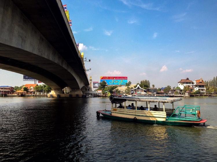 Pak Kret Pier