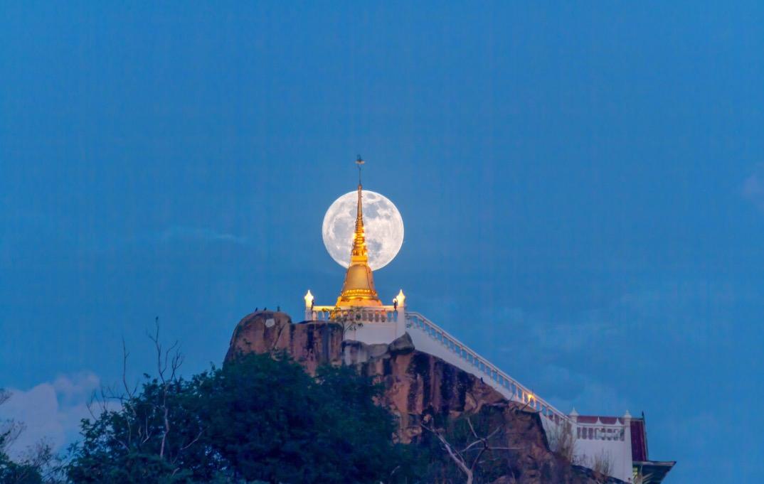 Wat Khao Rup Chang