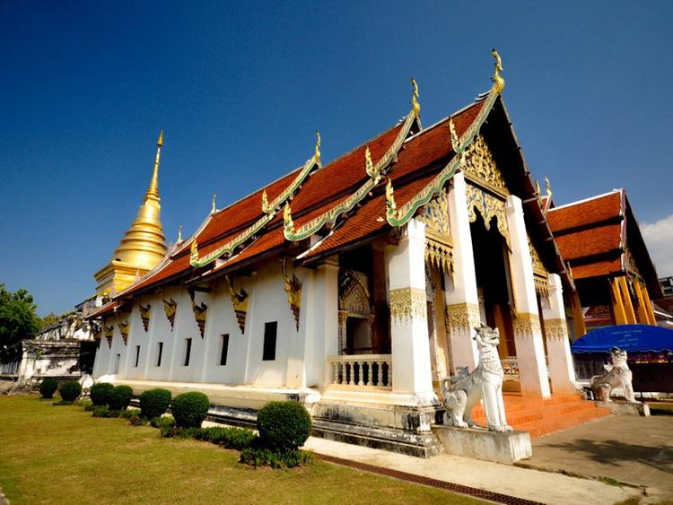 Wat Phra That Chang Kham Worawihan