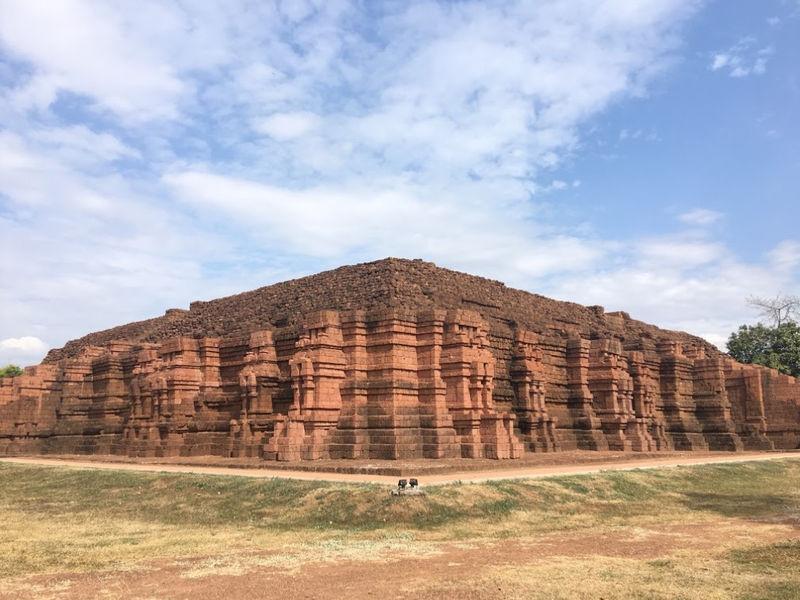 Khao Klang Nok (Pyramid, Thailand)