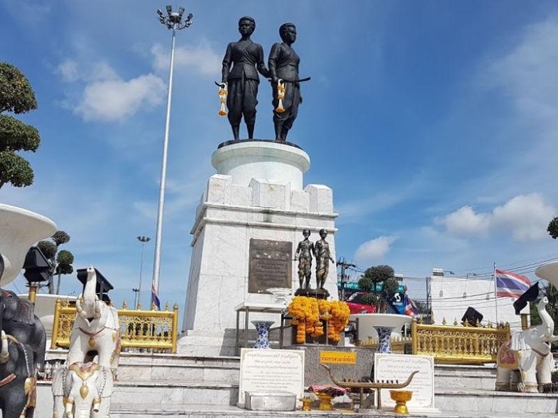 Thao Thep Kasattri Thao Si Sunthon Monument