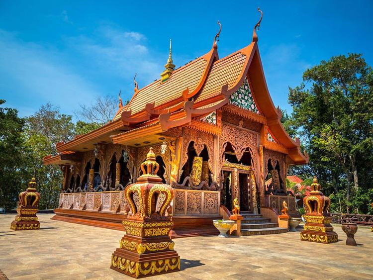 Wat Khao Chawang