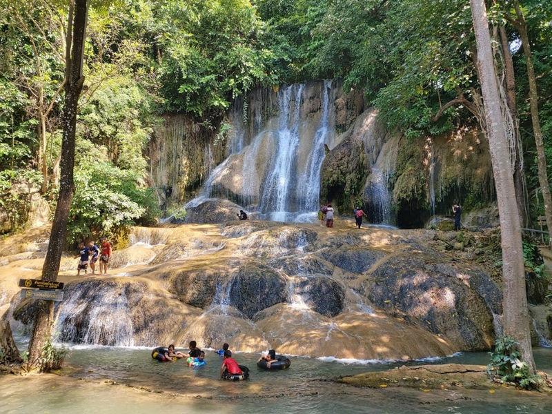 Sai Yok Noi Waterfall