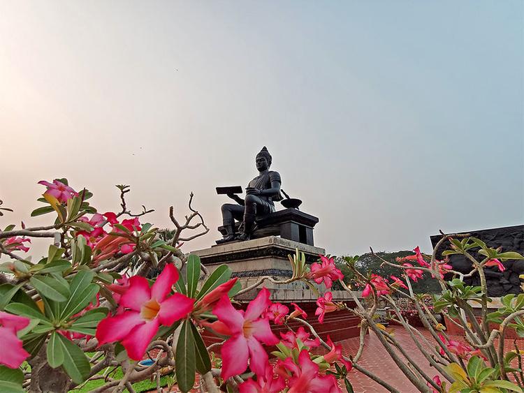 Monument of King Ramkhamhaeng the Great