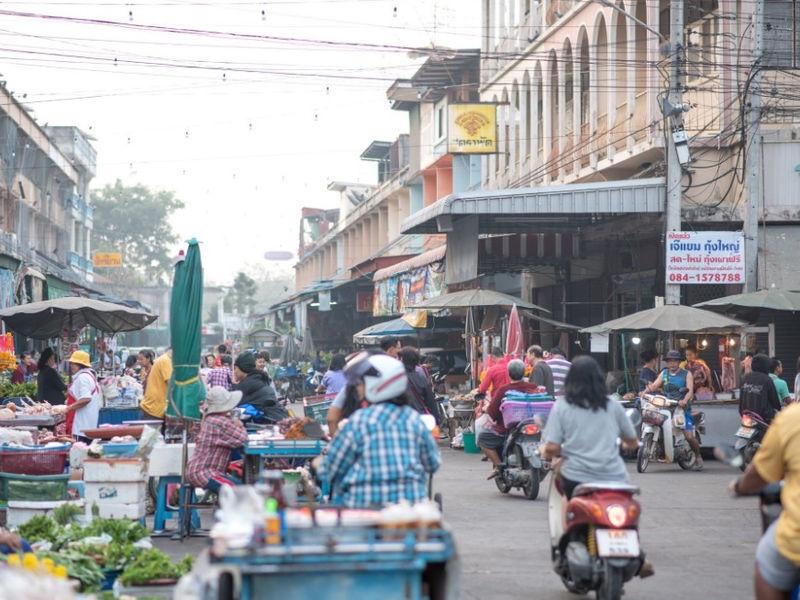 San Chao Rong Thong Market