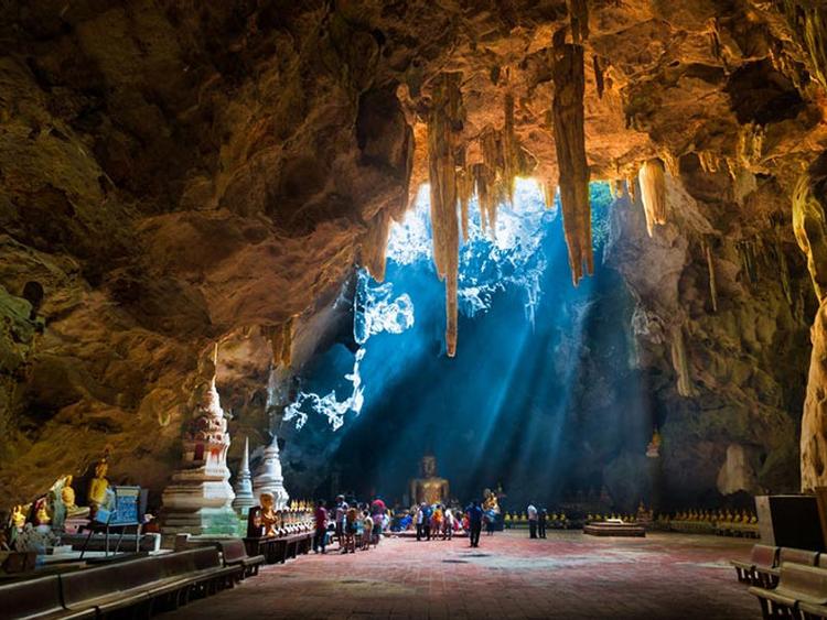 Wat Tham Khao Luang