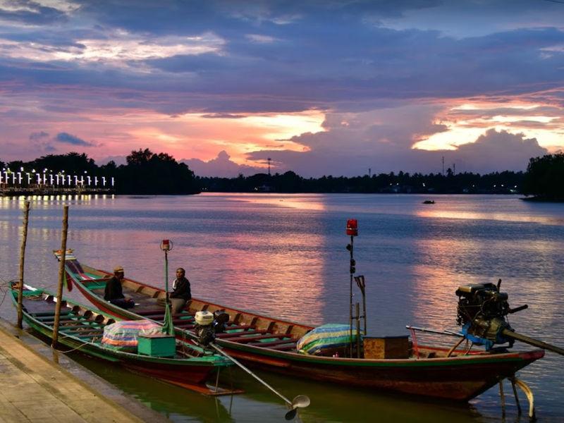 Ban Don Floating Market