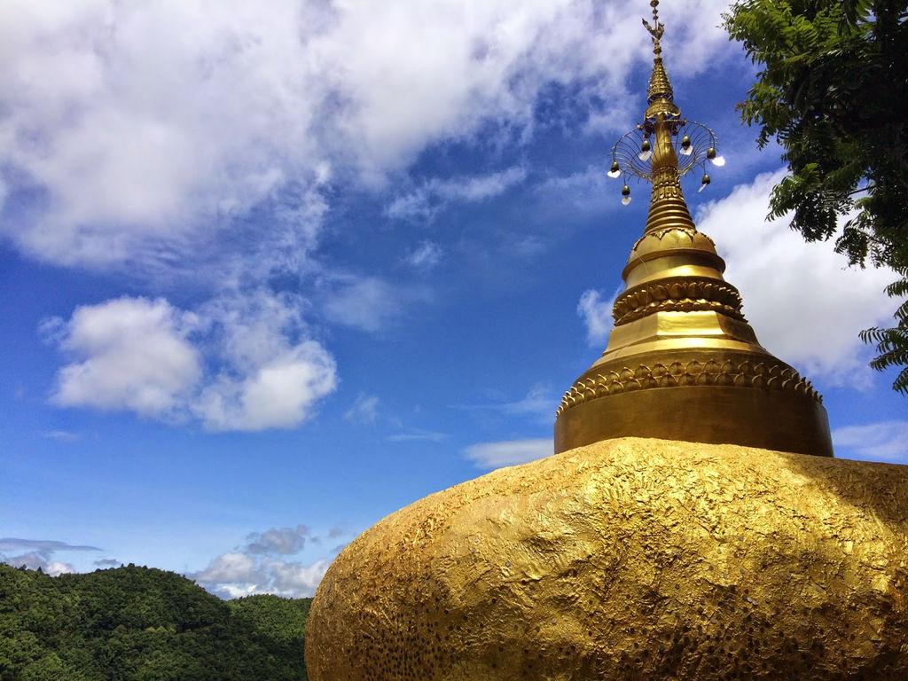 วัดพระธาตุอินทร์แขวน