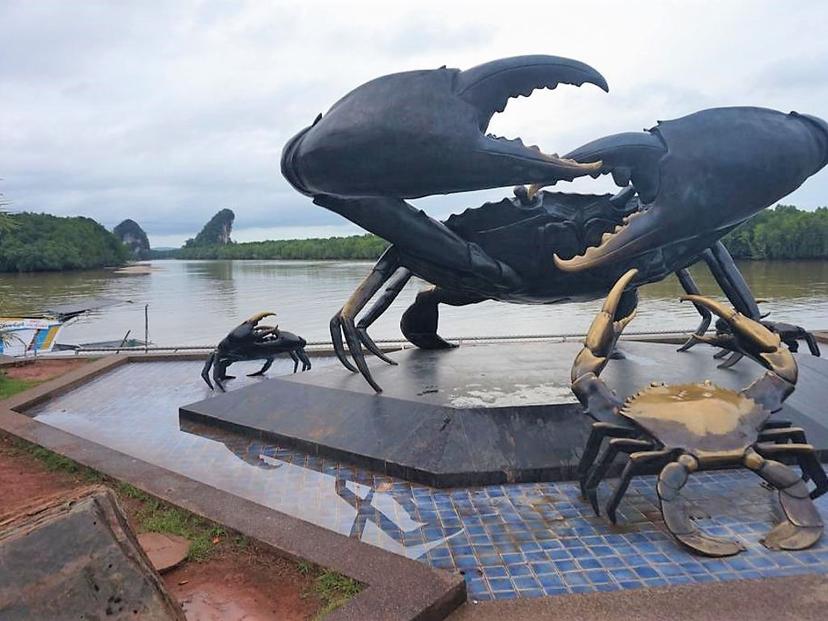 Crab statue