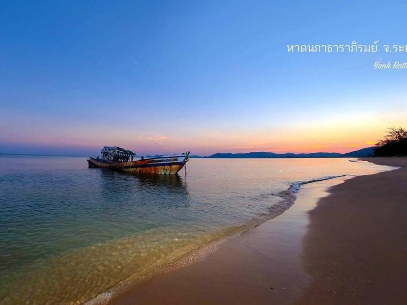 Napha Tharaphirom Beach