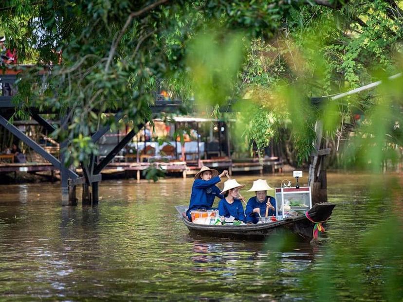 Sam Wang Floating Market