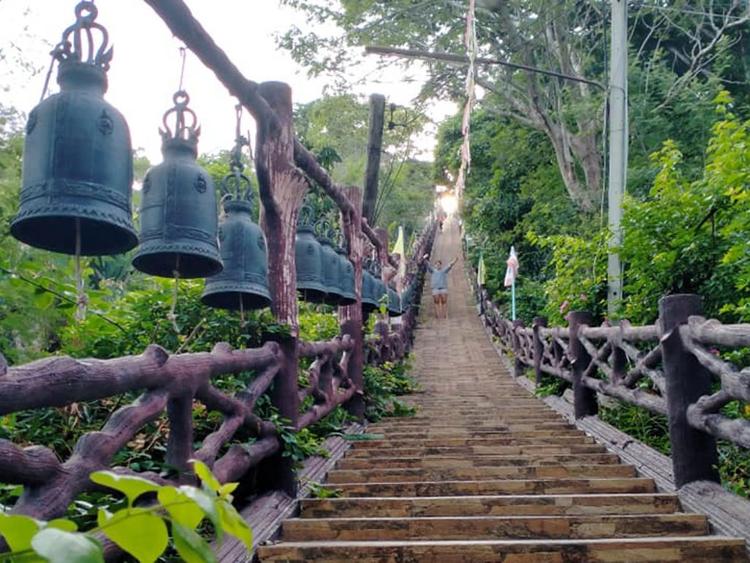 Wat Khao Khon (Wat Khao Nang Buat)