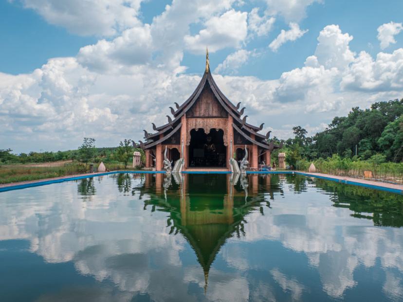 Wat Pa Kham Charoen