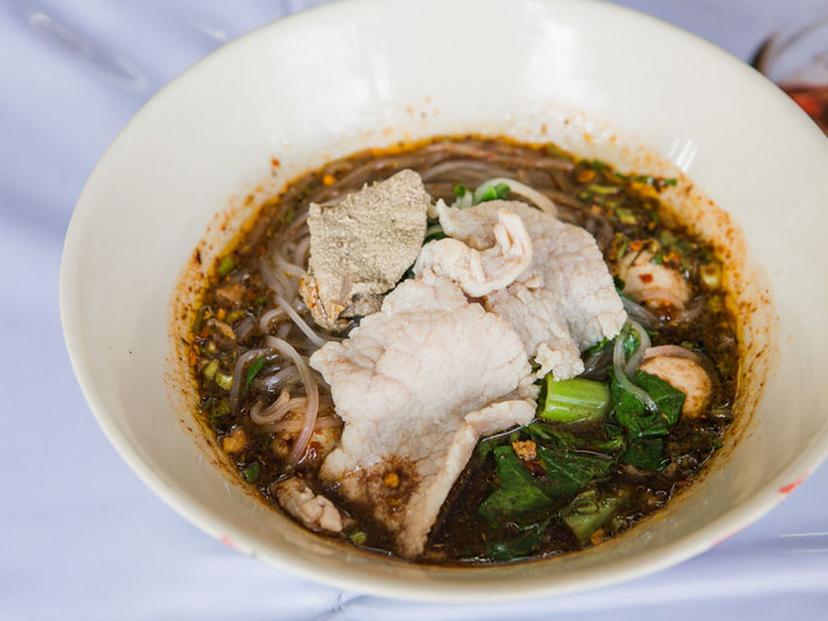 Boat noodles along the canal, Wongwian Yai