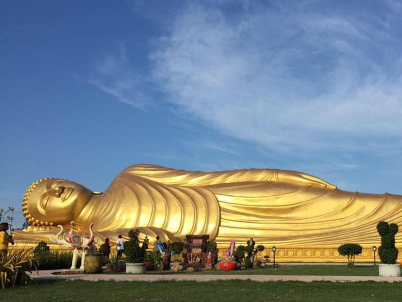 Wat Phra Non Laem Pho