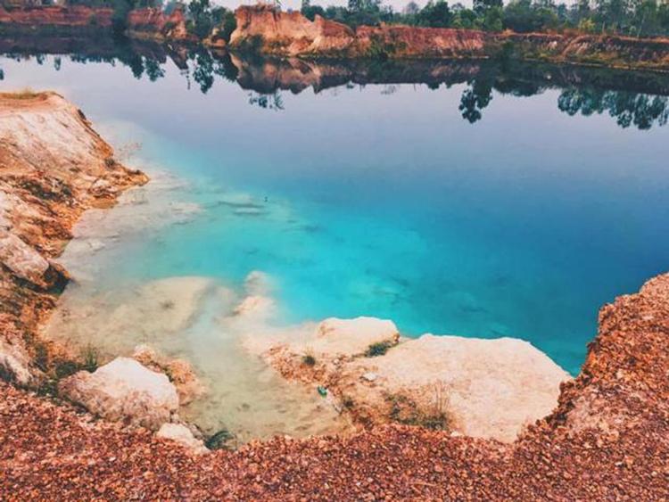 Emerald Pool (Blue Pond)