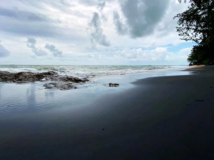 Nang Thong Beach