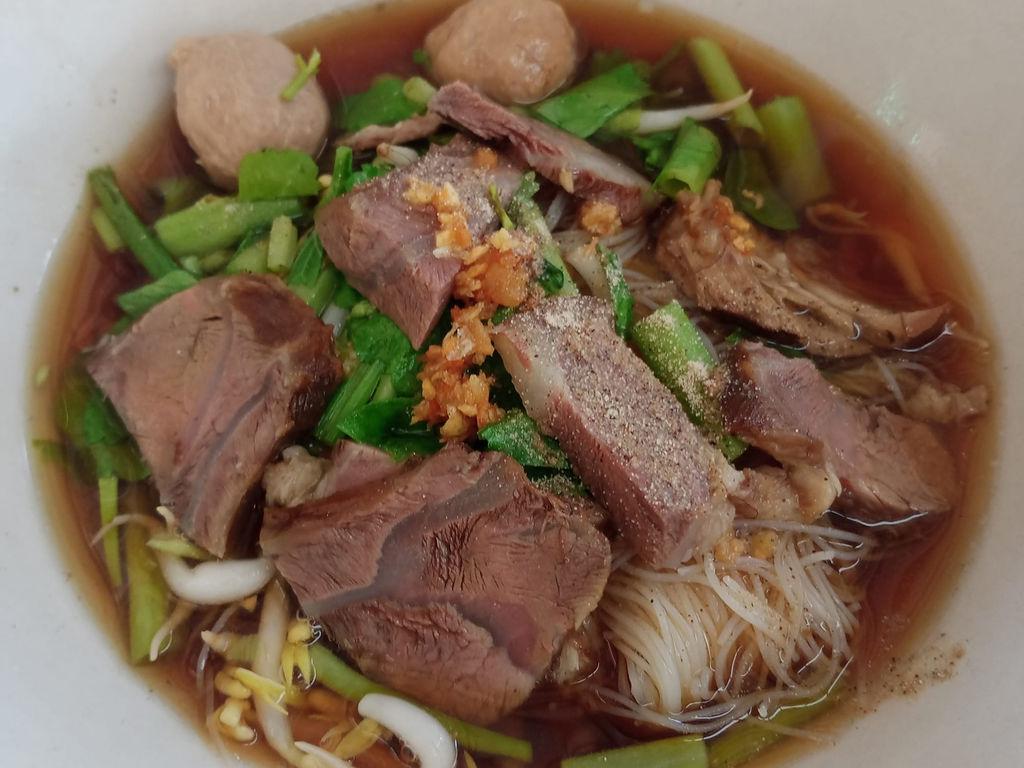 ร้านก๋วยเตี๋ยวยายใจ