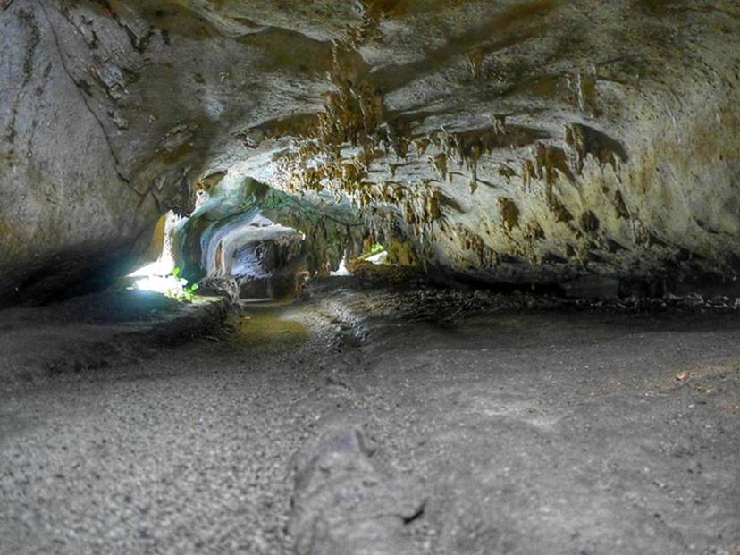 Le Khao Kop Cave