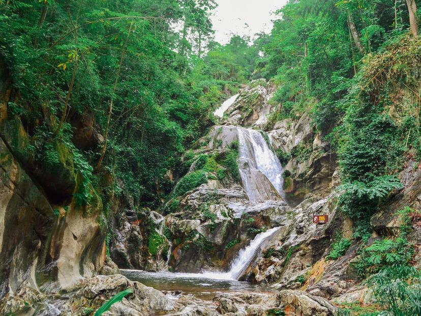 Lan Sang Waterfall (Lan Sang National Park)