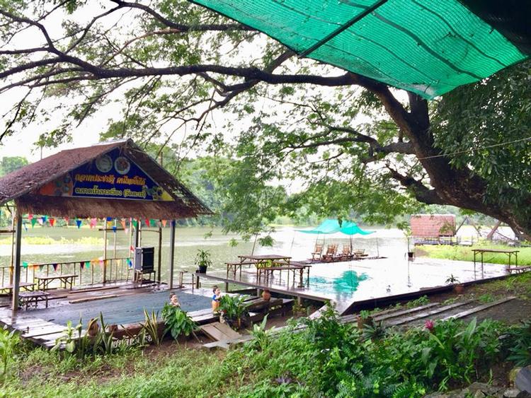 Lao Vieng Floating Market