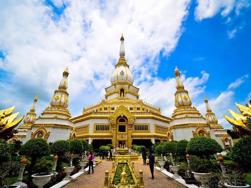 Phra Maha Chedi Chai Mongkhon