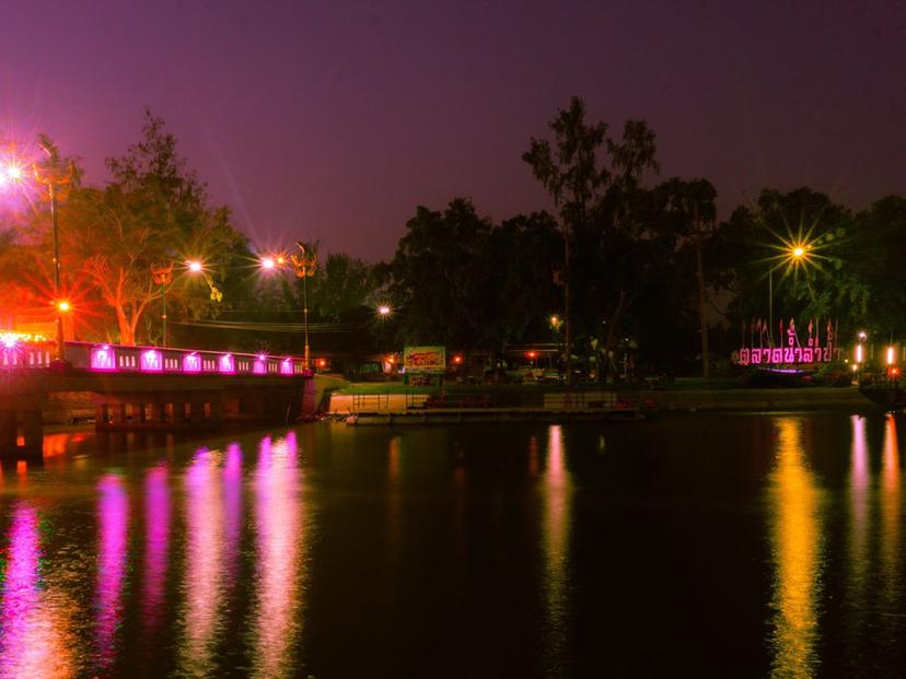 Lampam Floating Market