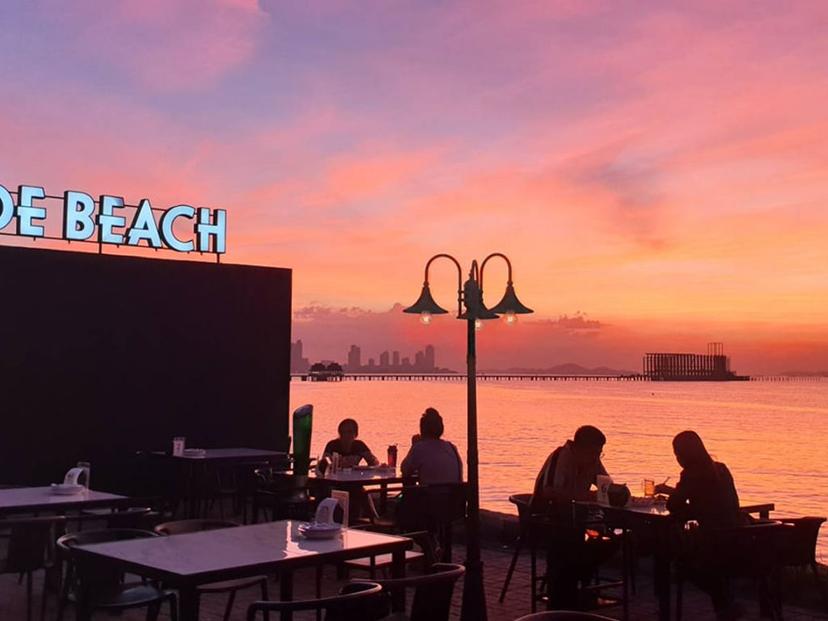 Cafe de Beach Pattaya