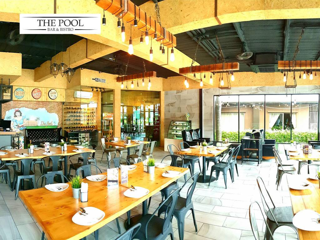 The Pool Bar & Bistro (เดอร์พลู บาร์แอนด์บริสโทร)