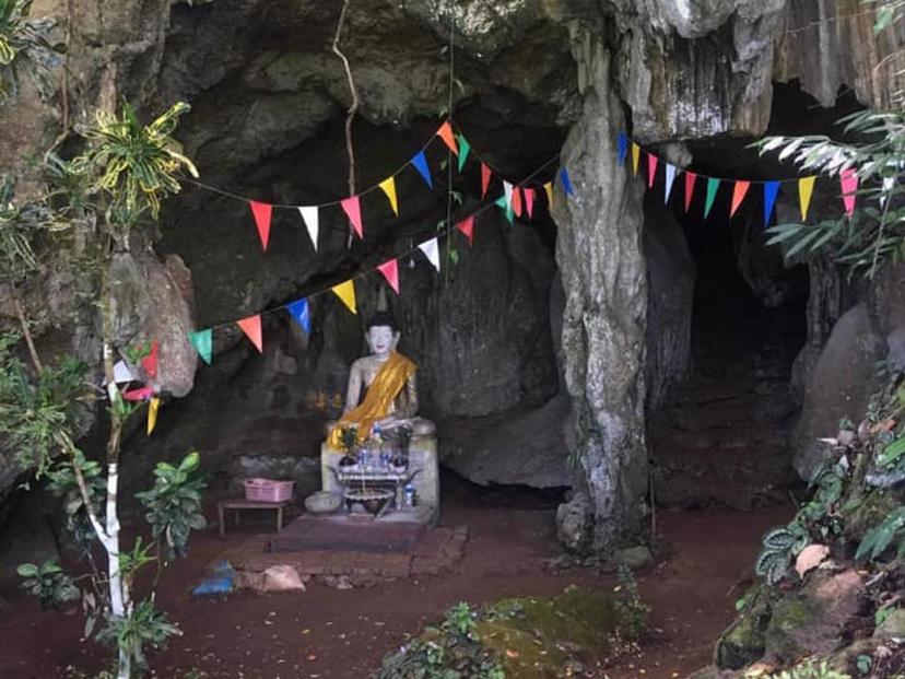 Wat Tham Khao Kriap