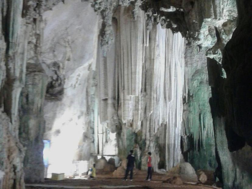 Wat Thep Charoen (Wat Tham Rub Ro)