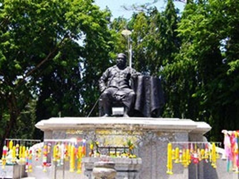 Zhujiang Neck Monument