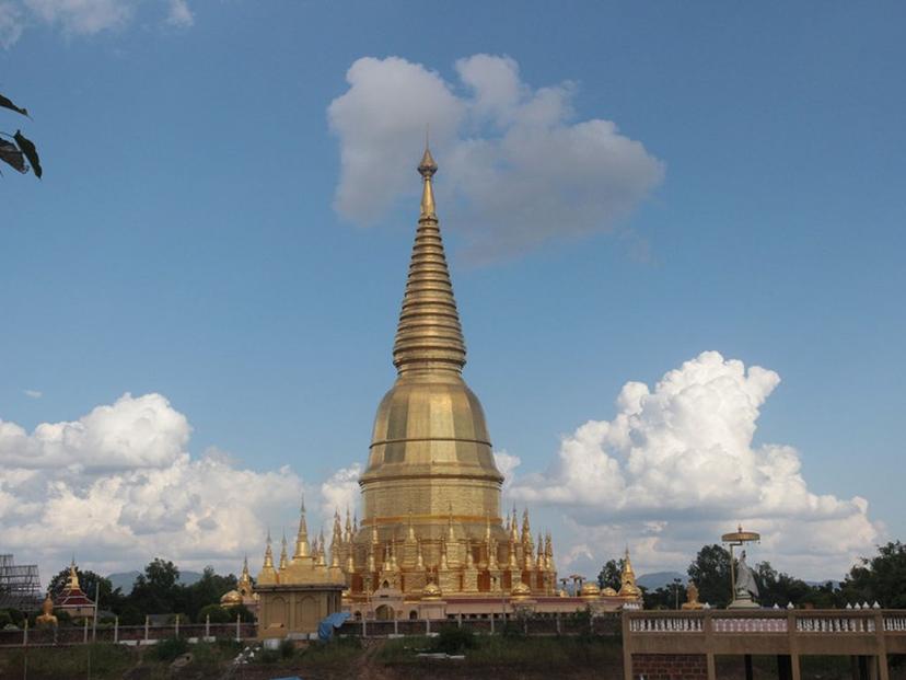 Wat Mahathat Chedi Si Wiang Chai