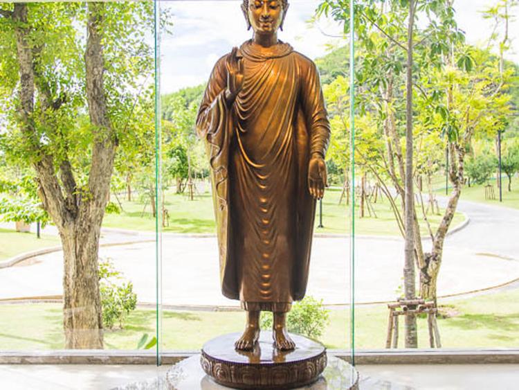 Wat Thipsukontharam (Phra Pang asking for rain)