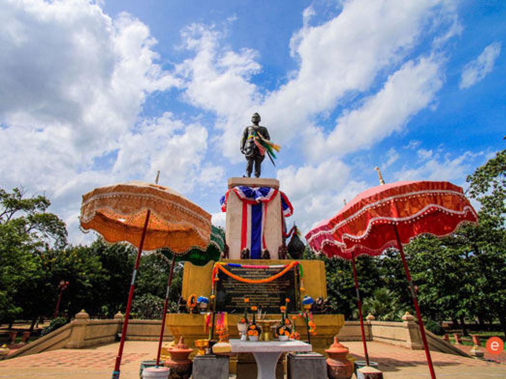 King U-Thong Monument