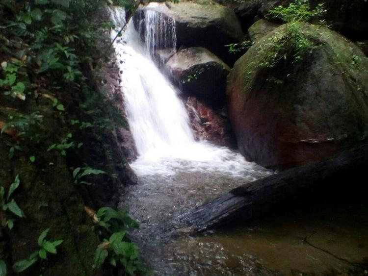 Yuan Sao Waterfall