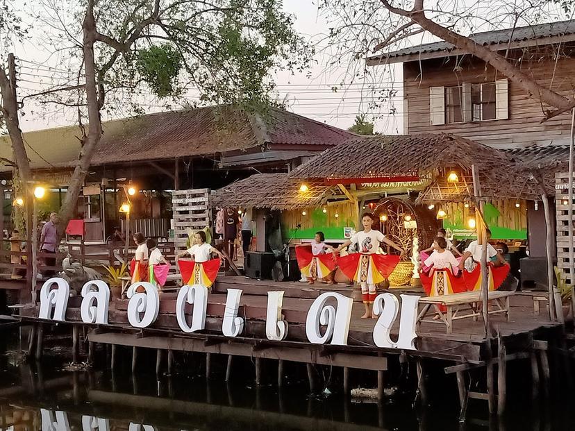 Klong Dan Riverside Market