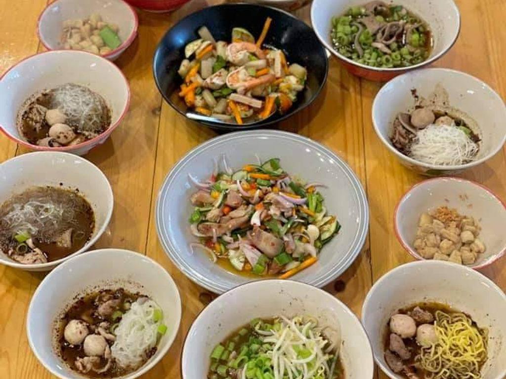 นายช่าง ก๋วยเตี๋ยวเรืออยุธยา สาขาภูเก็ต