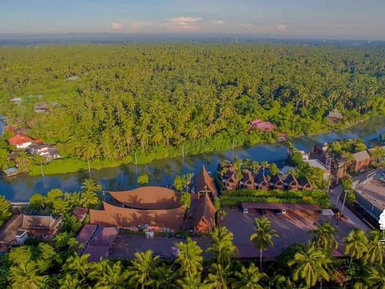 ดำเนินพวา รีสอร์ท - Damnernpawa Resort