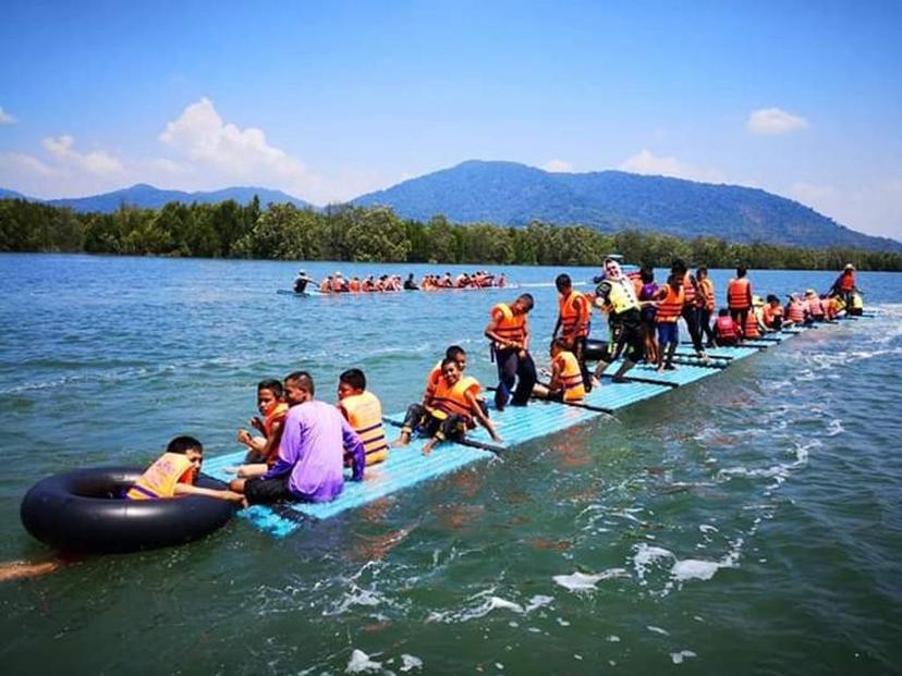 Muang Kluang Community Tourism Community Enterprise (wet rafting at Khlong Lat Nod)