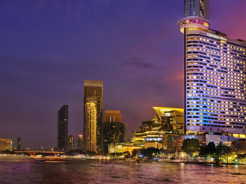 โรงแรมมิลเลนเนียม ฮิลตัน กรุงเทพฯ  Millennium Hilton Bangkok