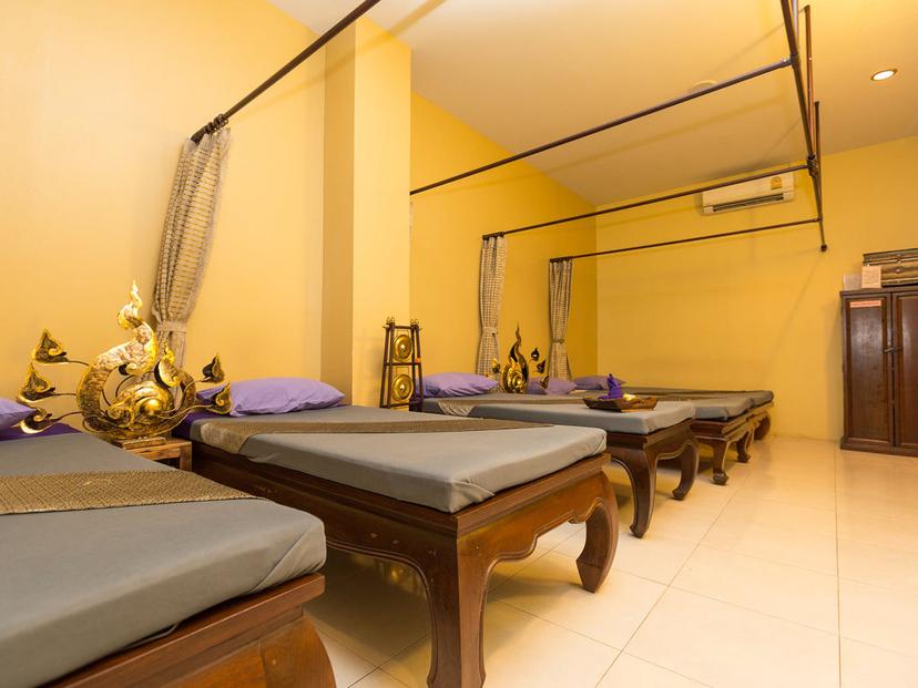 Thai style massage, Chedi Luang