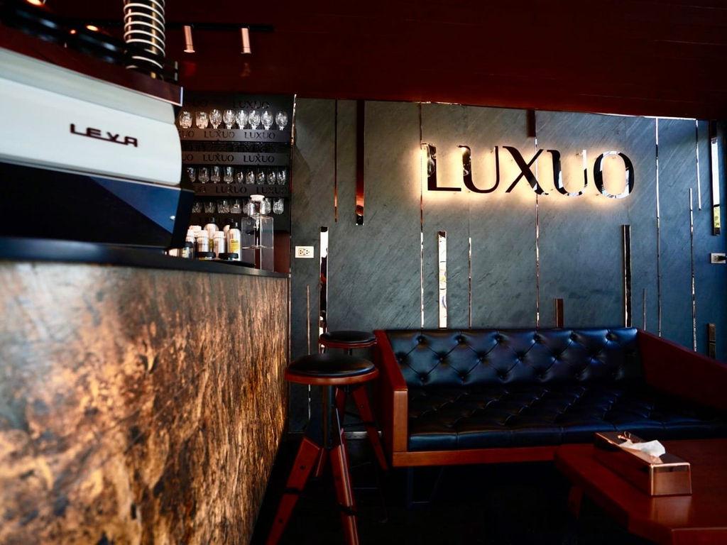 Luxuo cafe