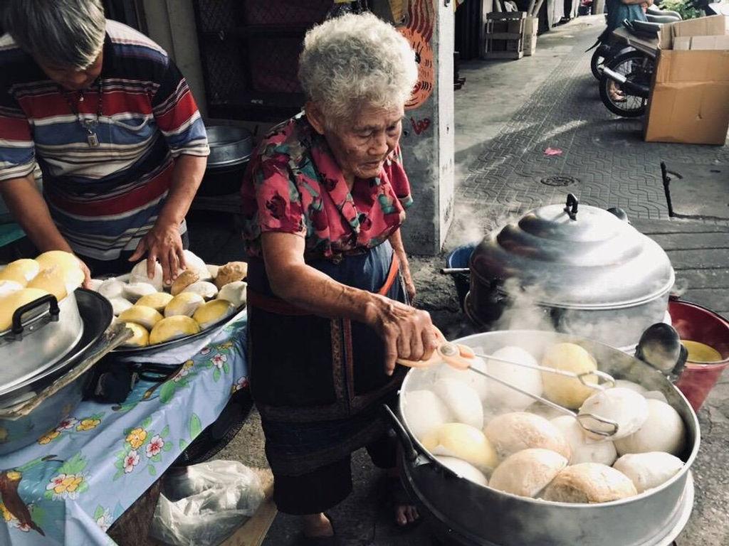 Grandma's Charcoal Steamed Buns