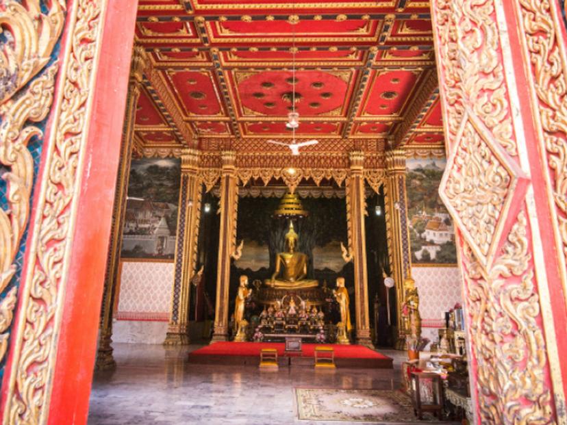 Wat Phra Thaen Dong Rang Worawihan