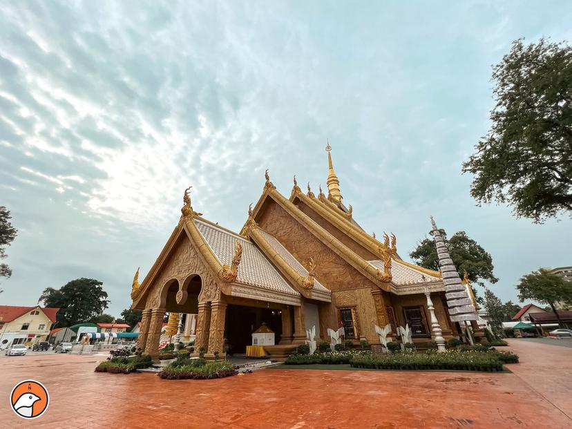 Wat Mahawanaram (Phra Aram Luang)