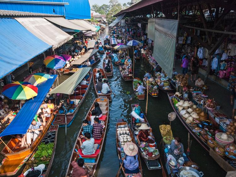 Damnoen Saduak Floating Market