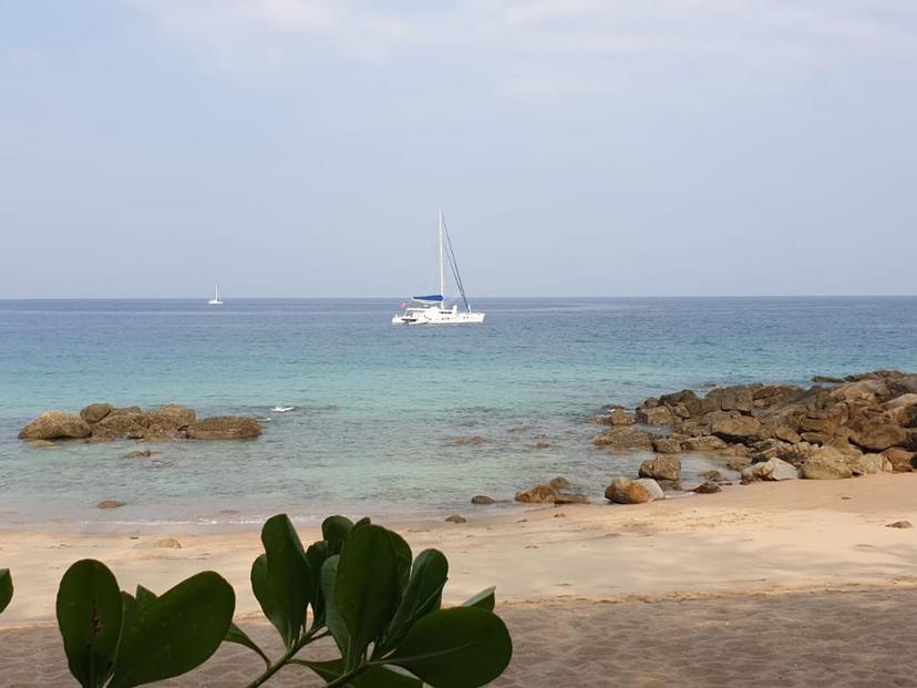 Banana Beach, Nai Thon Beach