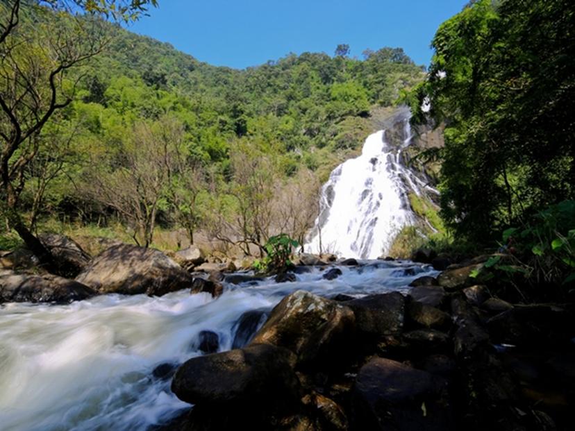 Tao Dam Waterfall